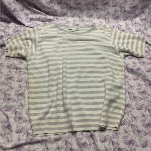 🍄Victoria Jones Woman Gray Striped Short Sleeve Tee